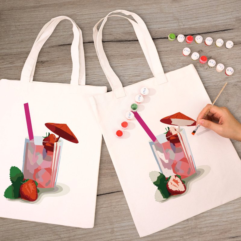 Strawberry Daiquiri Tote – Paint & Sip